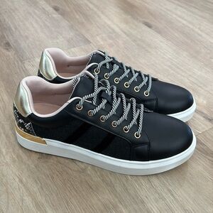 NEW Women’s Jeossy Lace Up Sneakers